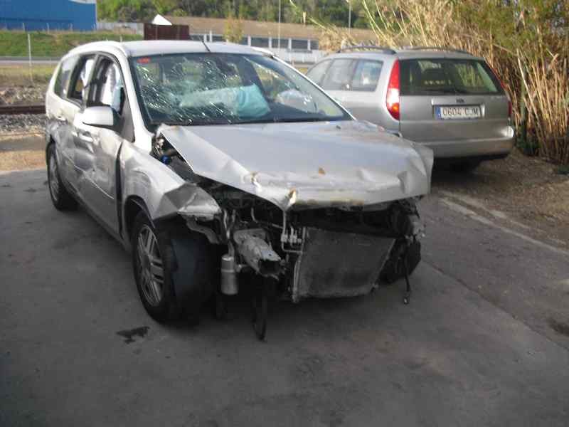 ford focus berlina (cap) del año 2004