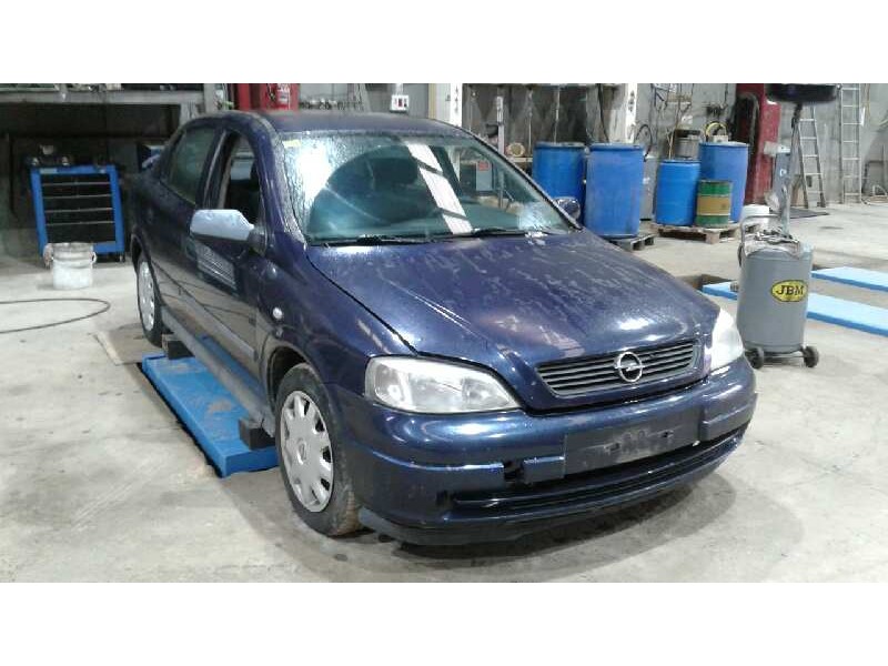 opel astra g berlina del año 2000