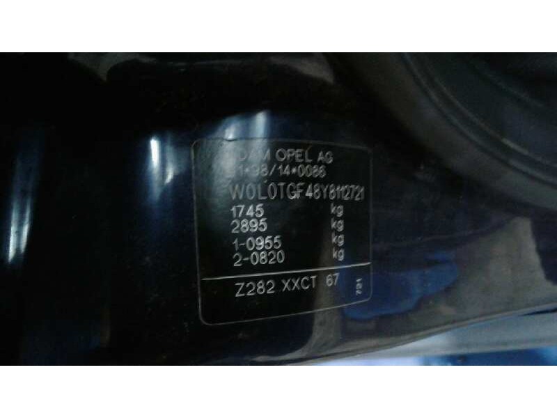 opel astra g berlina del año 2000