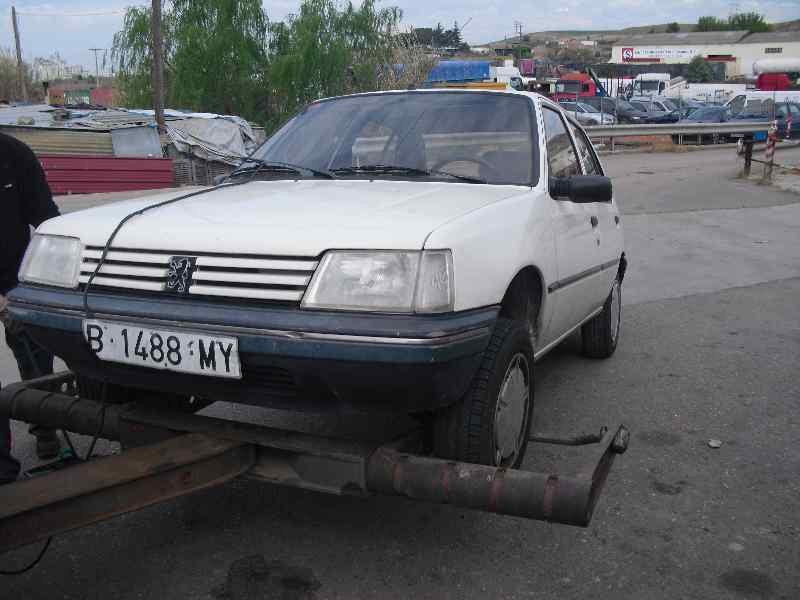 peugeot 205 berlina del año 1992