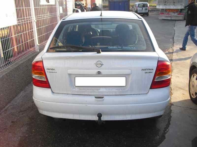 opel astra g berlina del año 1998