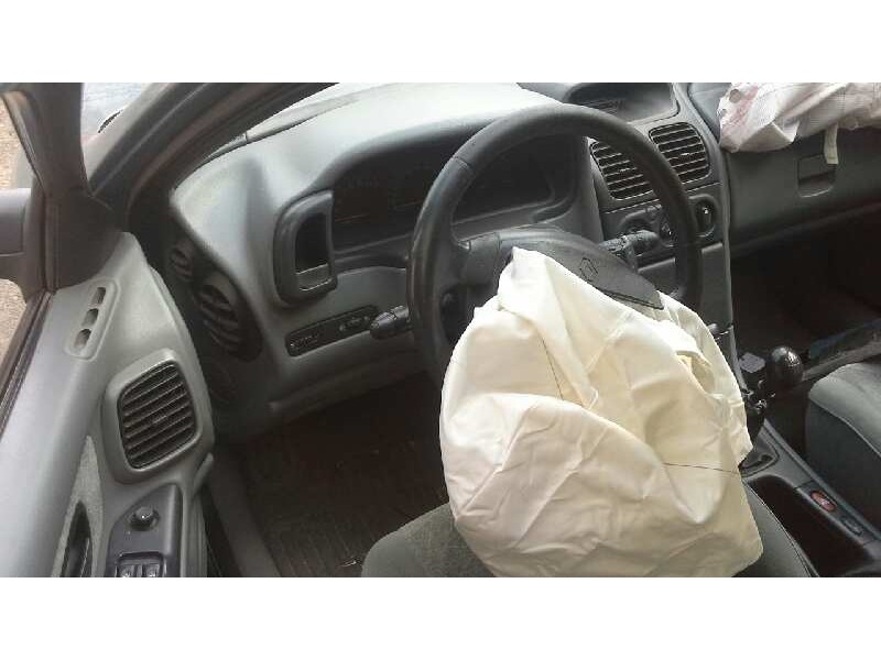 renault laguna (b56) del año 2000