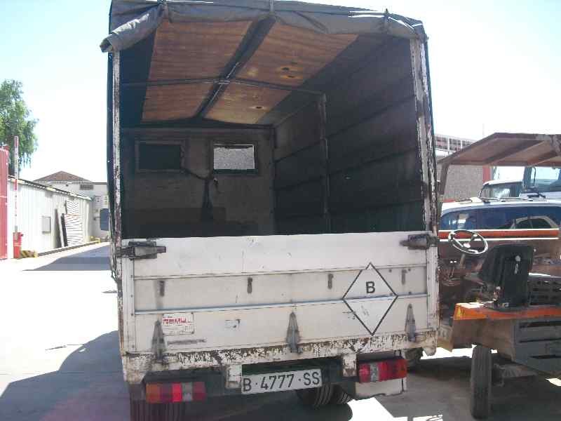 nissan trade 100 del año 1996