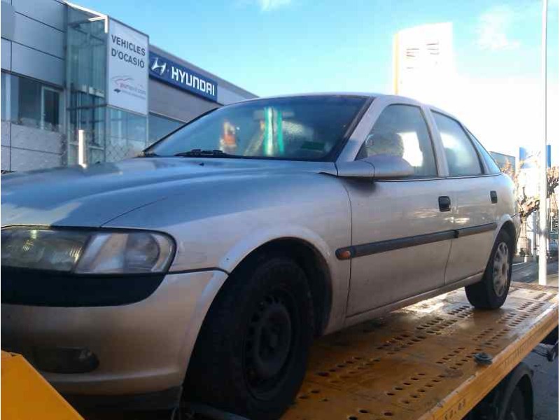 opel vectra b berlina del año 1995