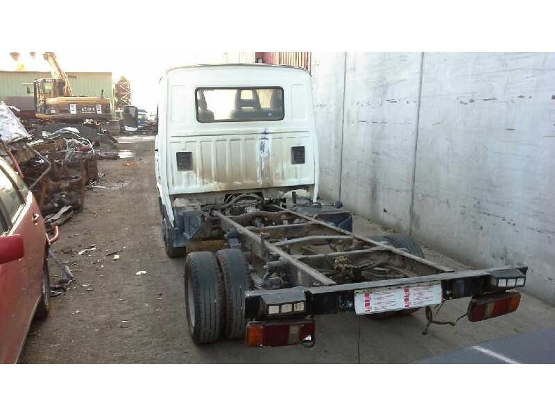 nissan trade 100 del año 1997