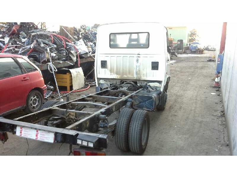 nissan trade 100 del año 1997