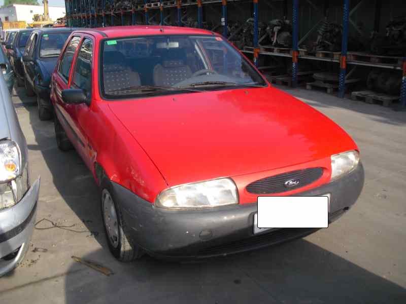 ford fiesta berlina del año 1996