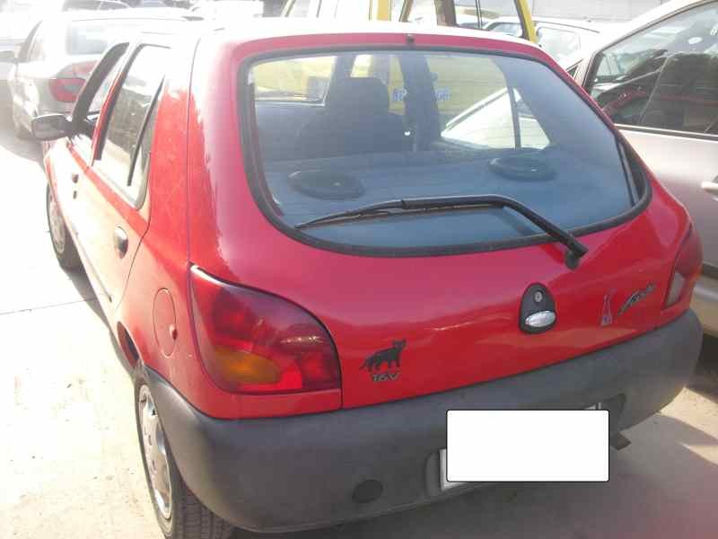 ford fiesta berlina del año 1996