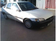 ford escort berlina/turnier del año 1990