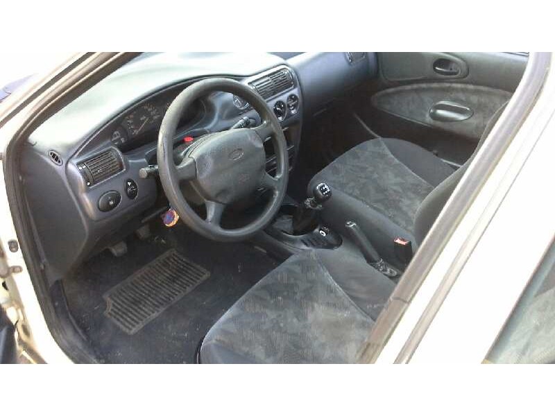 ford escort berlina/turnier del año 1998