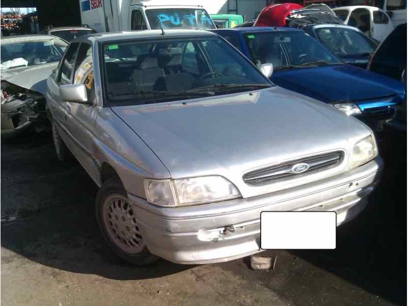 ford escort berlina/turnier del año 1990