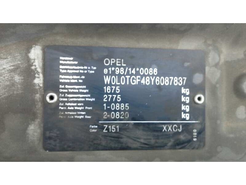 opel astra g berlina del año 2000