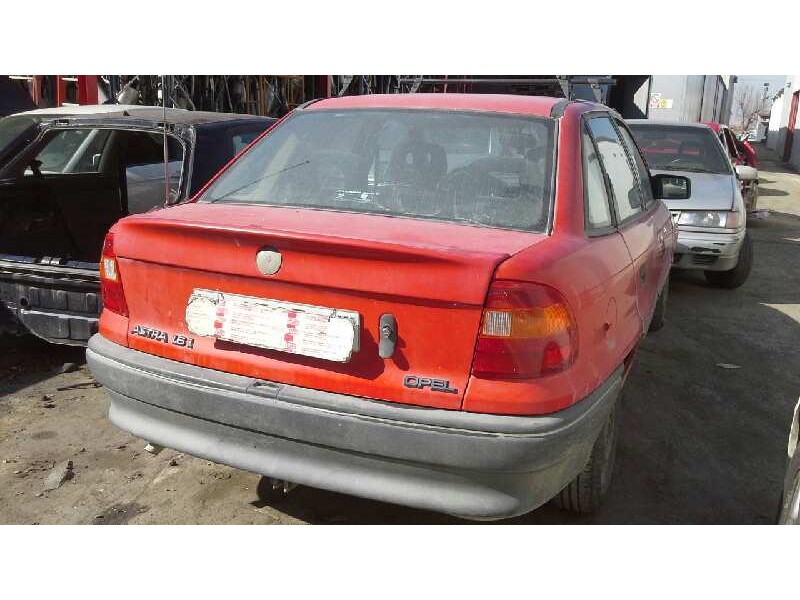 opel astra f berlina del año 1992
