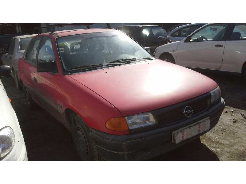 opel astra f berlina del año 1992