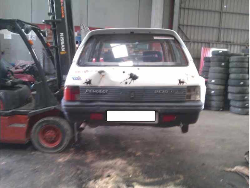 peugeot 205 berlina del año 1986