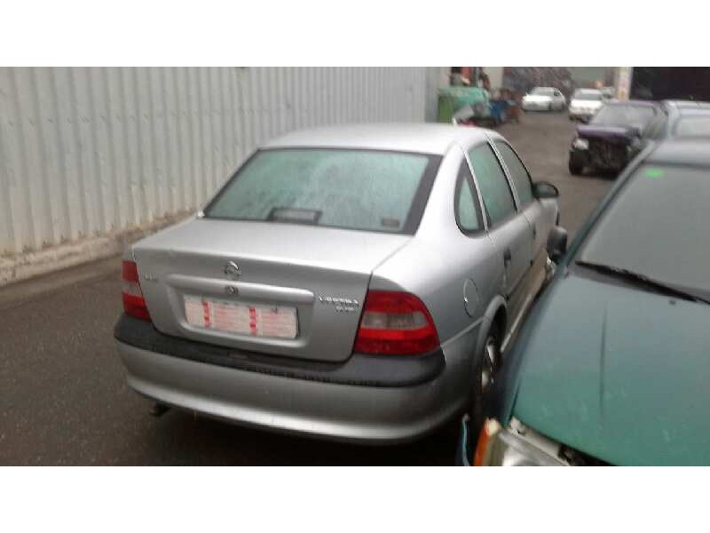 opel vectra b berlina del año 1997