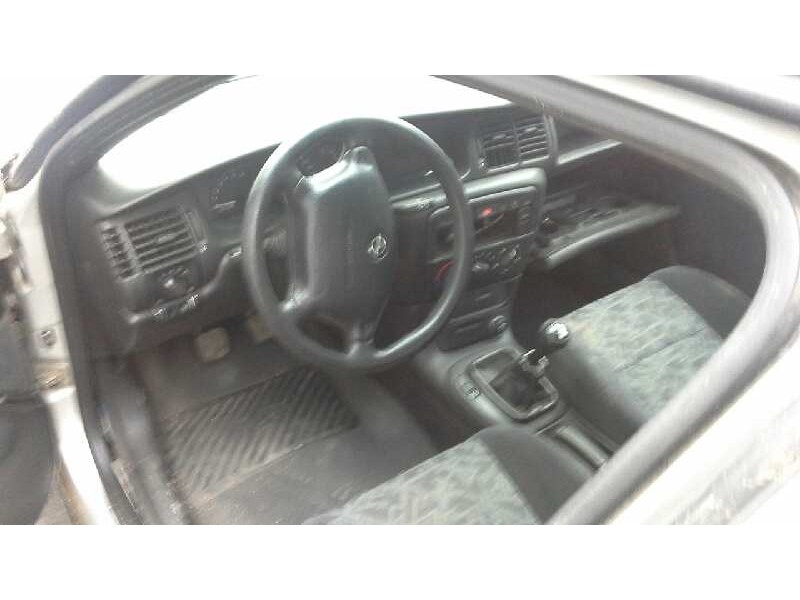 opel vectra b berlina del año 1997