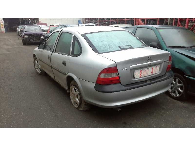 opel vectra b berlina del año 1997