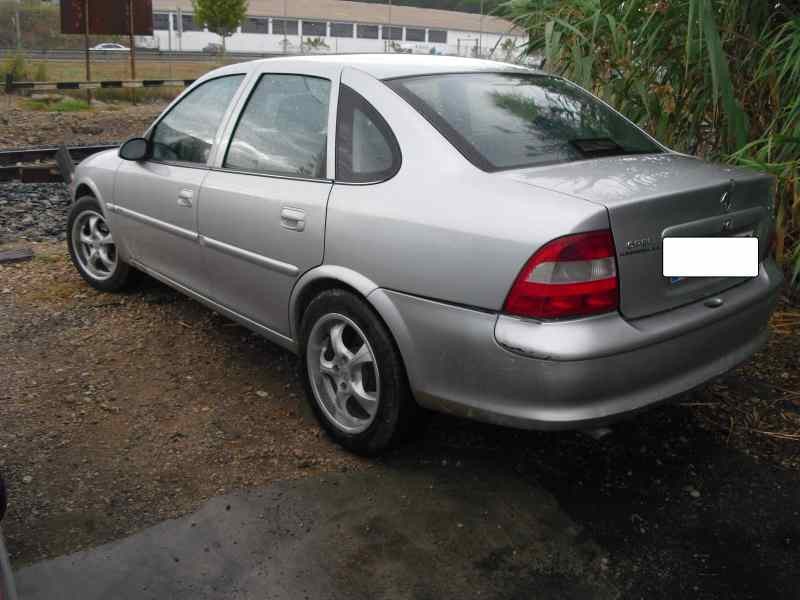 opel vectra b berlina del año 1998