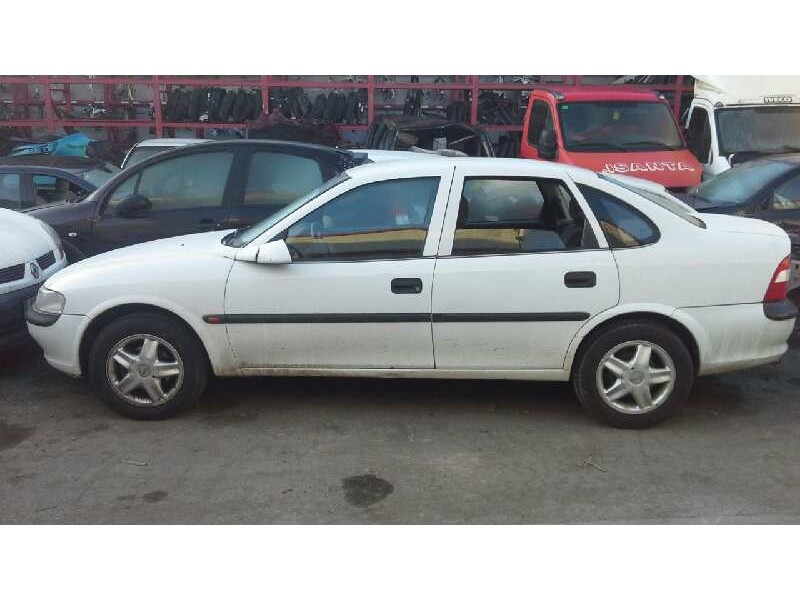 opel vectra b berlina del año 1997