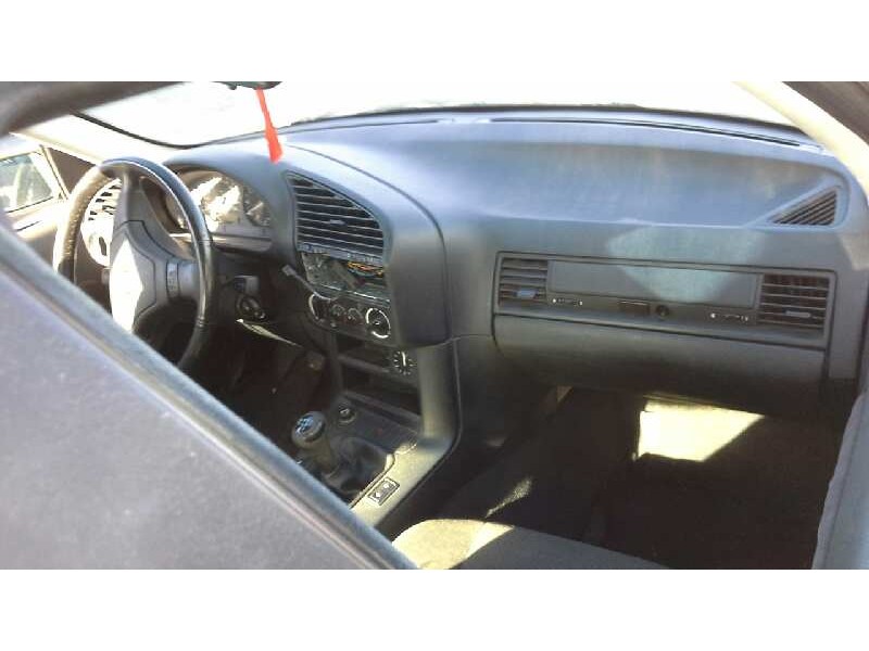 bmw serie 3 berlina (e36) del año 1994