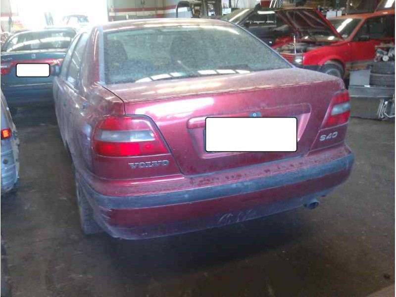 volvo s40 berlina del año 2000