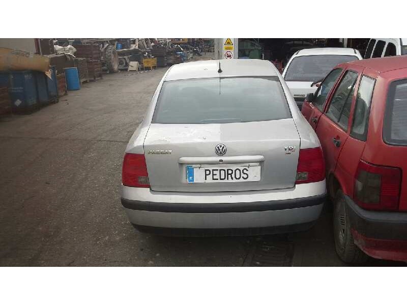 volkswagen passat berlina (3b2) del año 1999