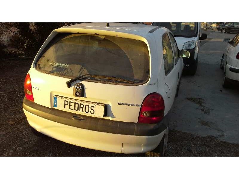 opel corsa b del año 2000