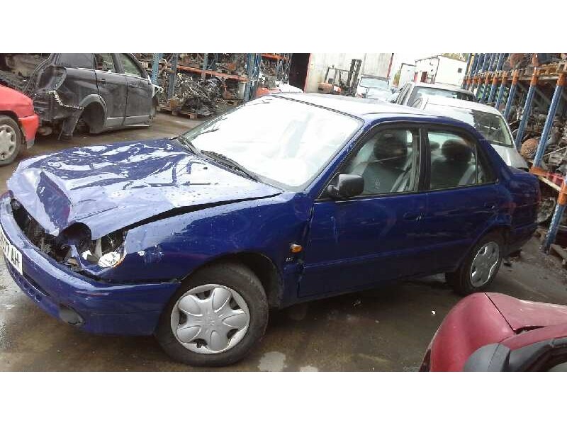 toyota corolla (e11) del año 2000