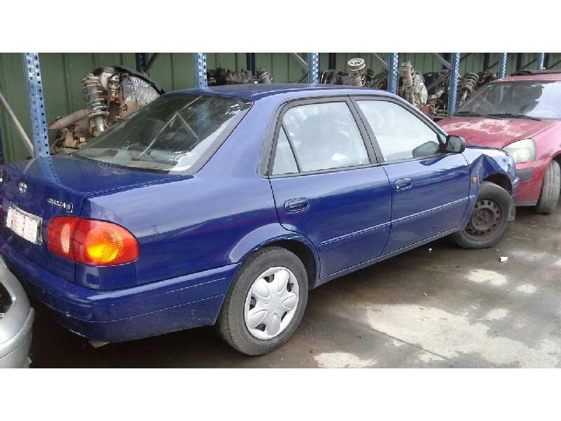 toyota corolla (e11) del año 2000