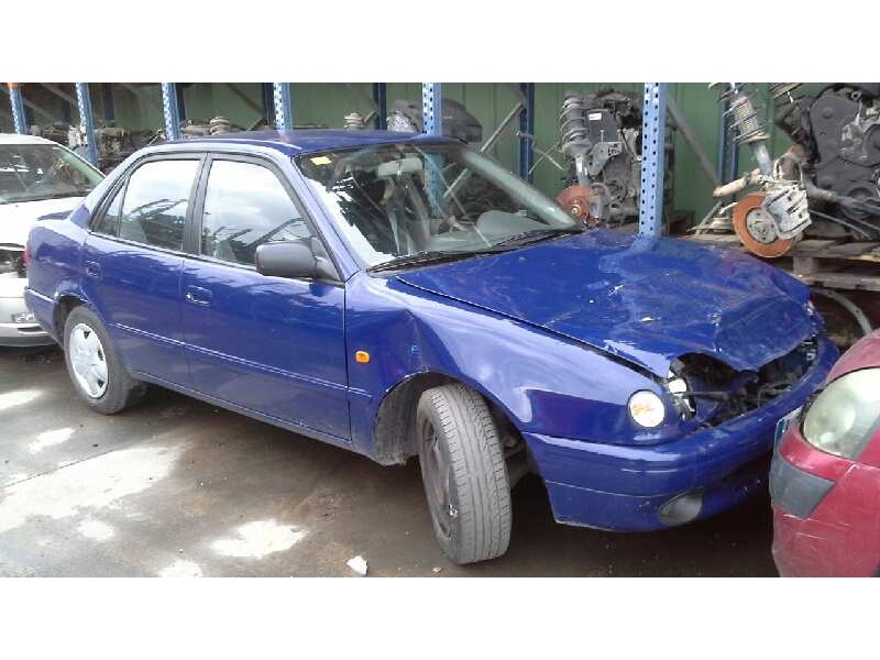 toyota corolla (e11) del año 2000