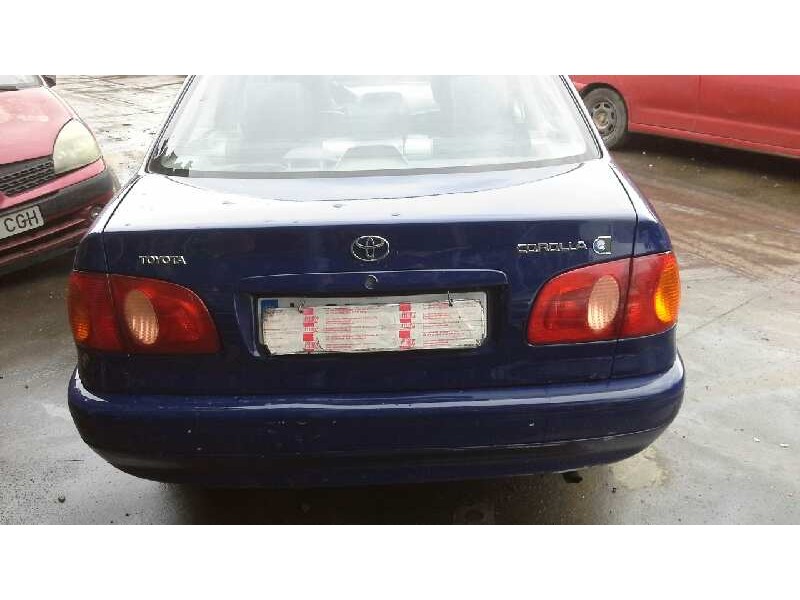 toyota corolla (e11) del año 2000