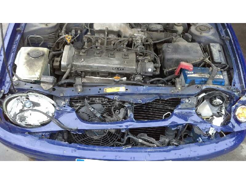 toyota corolla (e11) del año 2000