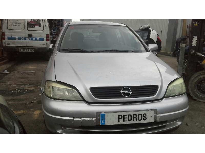 opel astra g berlina del año 2000