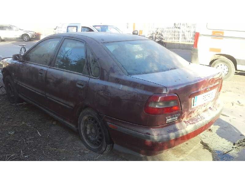 volvo s40 berlina del año 1998