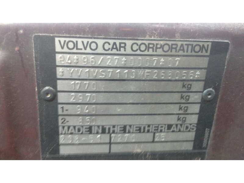 volvo s40 berlina del año 1998