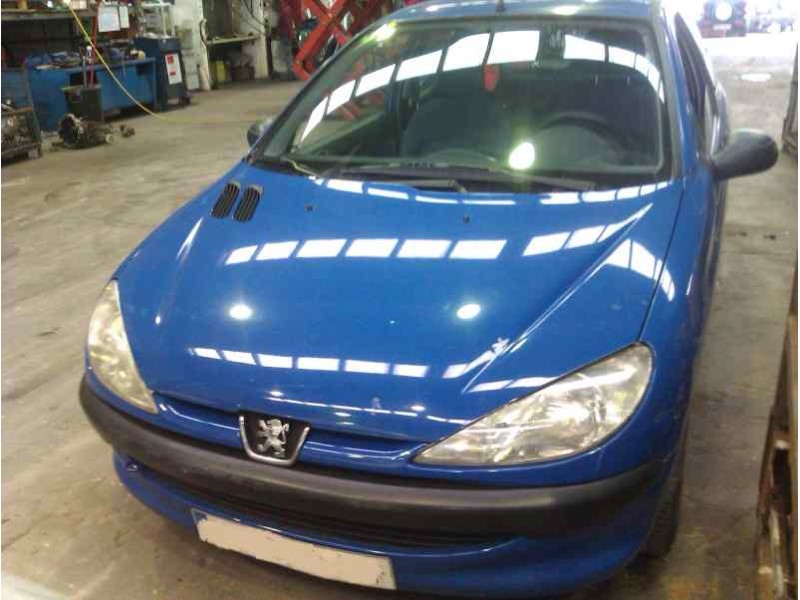 peugeot 206 berlina del año 2000