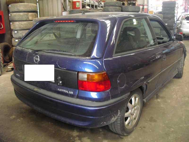 opel astra f berlina del año 1996