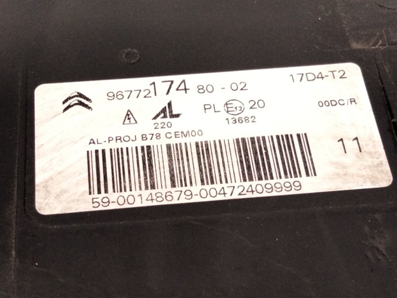 Recambio de faro derecho para citroën c4 picasso ii 2.0 bluehdi 150 referencia OEM IAM 9677217480  