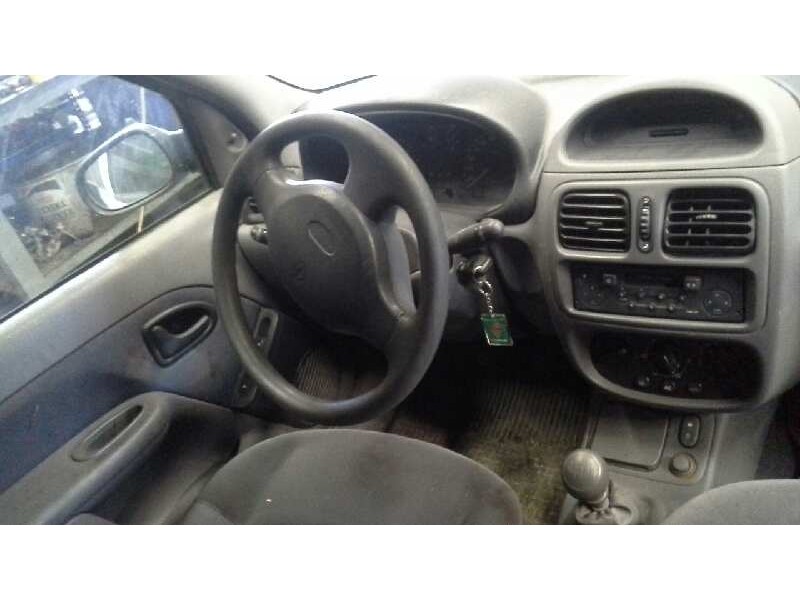 renault clio ii fase i (b/cbo) del año 2001