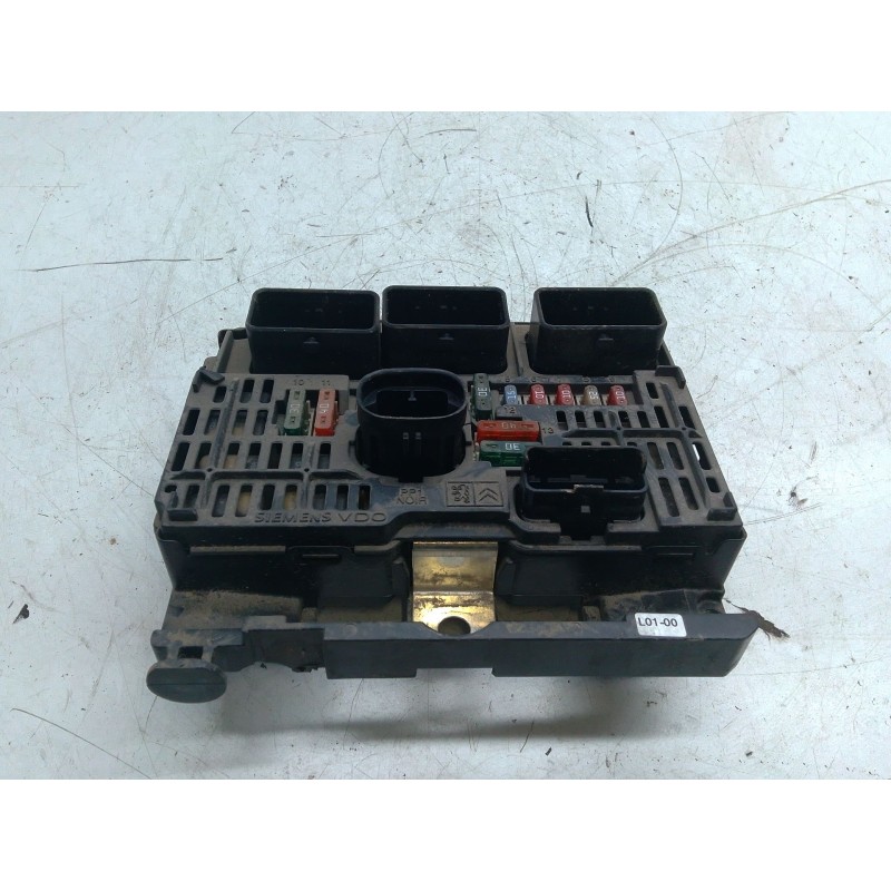 Recambio de caja fusibles para peugeot 407 (6d_) 2.0 hdi 135 (6drhrh, 6drhre, 6drhrg, 6drhrj) referencia OEM IAM 9661682580  