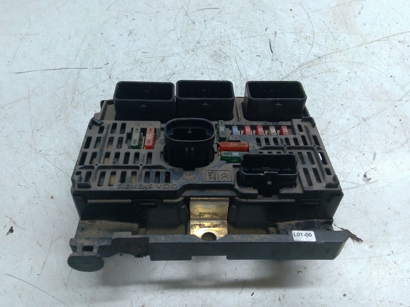 Recambio de caja fusibles para peugeot 407 (6d_) 2.0 hdi 135 (6drhrh, 6drhre, 6drhrg, 6drhrj) referencia OEM IAM 9661682580  