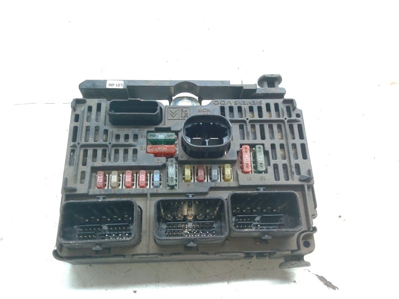 Recambio de caja fusibles para peugeot 407 (6d_) 2.0 hdi 135 (6drhrh, 6drhre, 6drhrg, 6drhrj) referencia OEM IAM 9661682580  