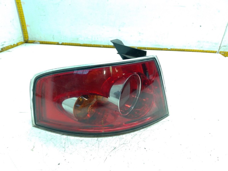 Recambio de piloto trasero izquierdo para seat ibiza iii (6l1) 1.4 16v referencia OEM IAM 6L6945096  