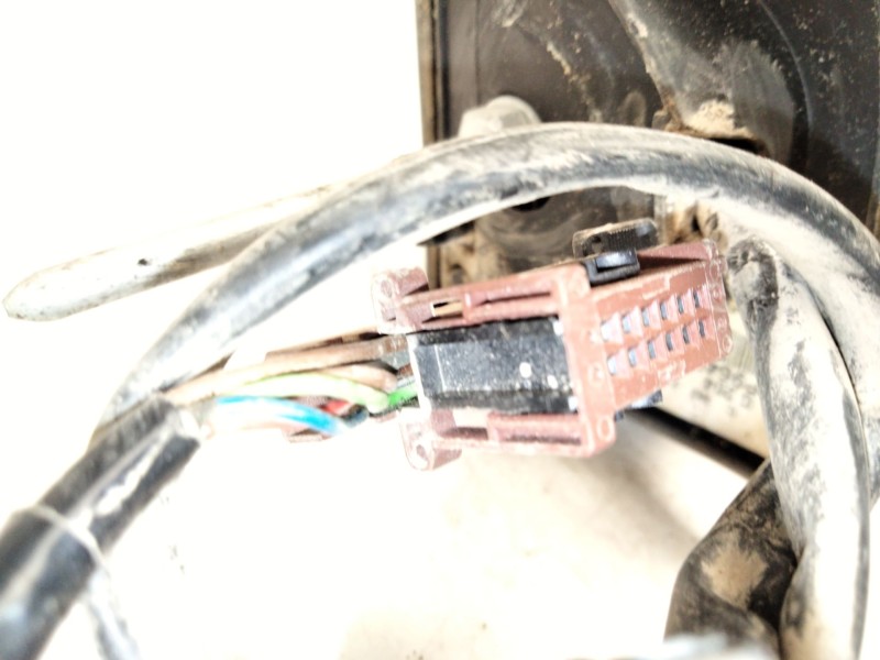 Recambio de retrovisor izquierdo para peugeot 407 (6d_) 2.0 hdi 135 (6drhrh, 6drhre, 6drhrg, 6drhrj) referencia OEM IAM   