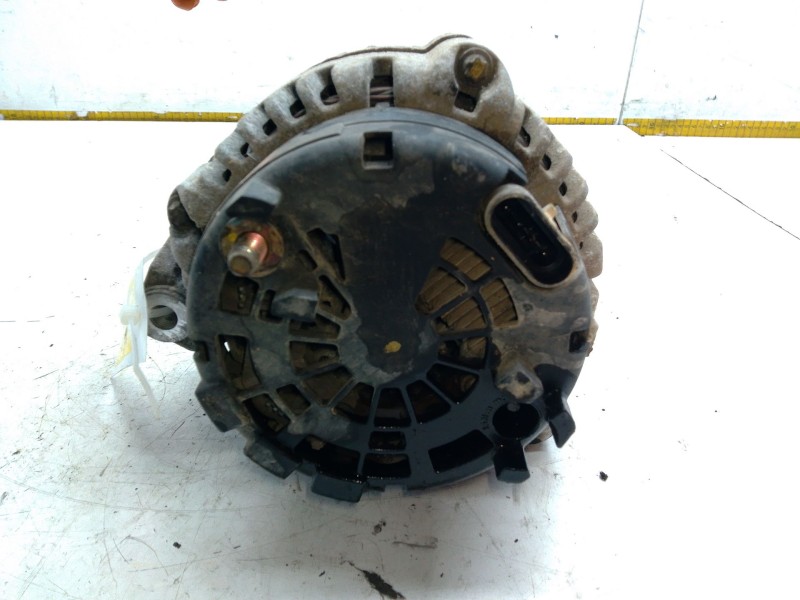 Recambio de alternador para ssangyong rodius 2.7 turbodiesel cat referencia OEM IAM A1621543802  