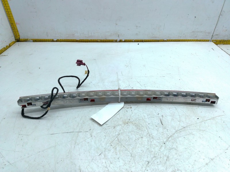 Recambio de luz central de freno para mercedes-benz clase e (w212) e 350 cdi (212.023) referencia OEM IAM A2048200056  