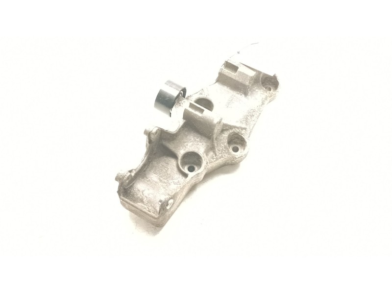 Recambio de soporte alternador para opel vivaro a autobús (x83) 1.9 dti (f7, j7, a07) referencia OEM IAM 8200803443  