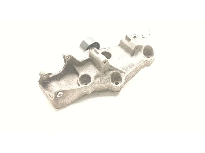 Recambio de soporte alternador para opel vivaro a autobús (x83) 1.9 dti (f7, j7, a07) referencia OEM IAM 8200803443  