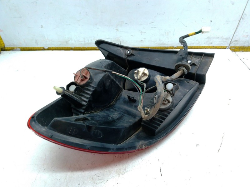 Recambio de piloto trasero derecho para kia rio i hatchback (dc) 1.5 16v referencia OEM IAM   